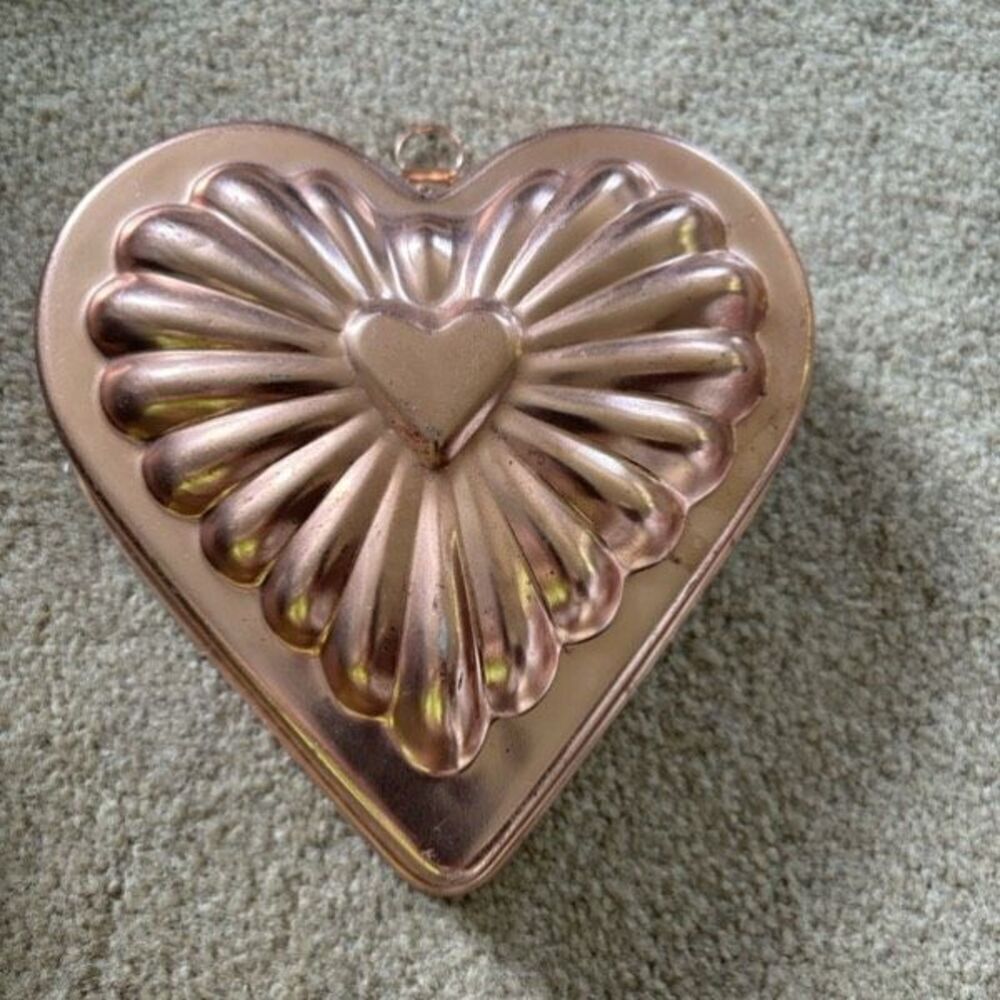 Vintage 3 1/2 Cup Heart Shaped Jello Mold